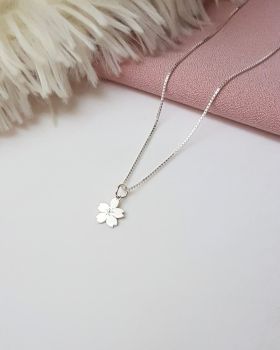 COLAR SAKURA DE PRATA 925