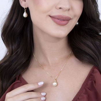 CONJUNTO BRINCO E COLAR GOTA PEROLA BANHADO EM OURO