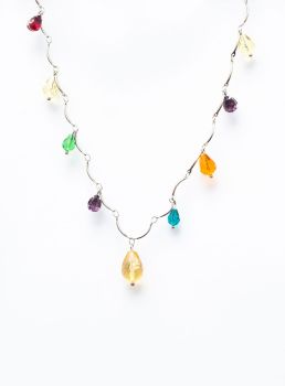 COLAR TROPICAL MIX CRISTAIS BANHO RÓDIO BRANCO