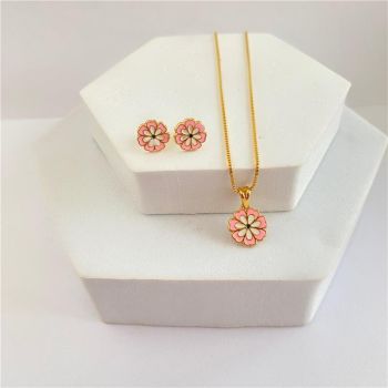 CONJUNTO INFANTIL FLOR ROSA COM PÉTALA BRANCA BANHO OURO 18K